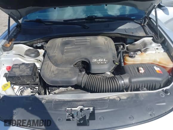 2019 Dodge Charger SXT with VIN 2C3CDXBG0KH695250, listed as a IAAI auction lot 43240697 with 120,324 mi miles and . Bid and sale history available at DreamBid. Image 10.