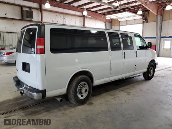 2009 Chevrolet Express Passenger z VIN 1GAHG39K091164479, wystawiony jako Copart lot #51215085 z przebiegiem 155 435 mil mil oraz Szkoda całkowita • Salvage title. Historia ofert i sprzedaży dostępna na DreamBid. Obrazek 3.