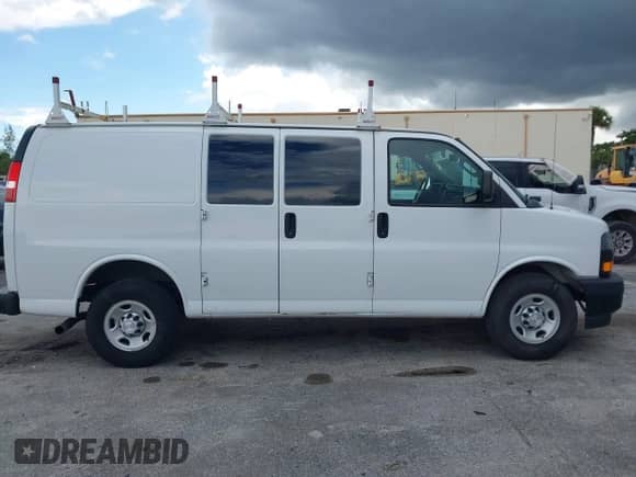 2018 Chevrolet Express Cargo с VIN 1GCWGAFPXJ1319661, выставлен на аукционе IAAI как лот 43060332 с пробегом 143 791 миль миль и . История ставок и продаж доступна на DreamBid. Изображение 13.