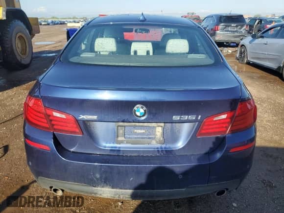 2016 BMW 5 Series 535i xDrive z VIN WBA5B3C51GG255196, wystawiony jako Copart lot #81793095 z przebiegiem 101 341 mil mil oraz Czysty tytuł • Clean title. Historia ofert i sprzedaży dostępna na DreamBid. Obrazek 6.