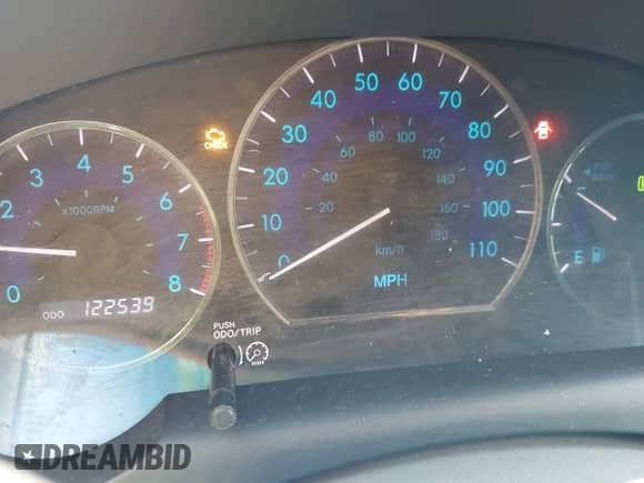 2010 Toyota Sienna XLE z VIN 5TDDK4CC7AS029938, wystawiony jako IAAI lot #43334198 z przebiegiem 122 539 mil mil oraz . Historia ofert i sprzedaży dostępna na DreamBid. Obrazek 7.