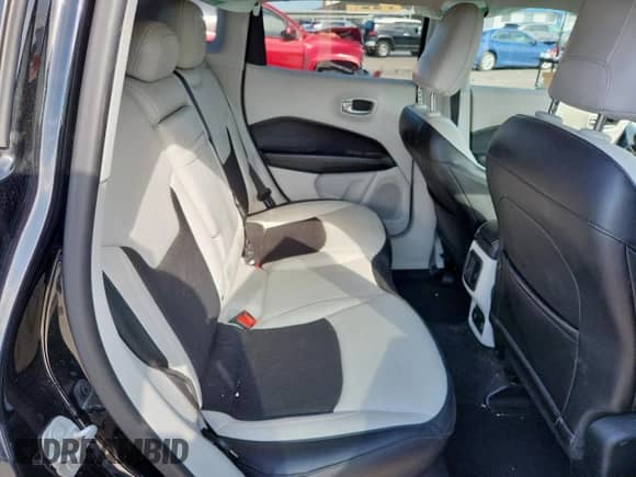 2019 Jeep Compass Latitude z VIN 3C4NJCBB5KT636714, wystawiony jako Copart lot #64874635 z przebiegiem Nie podano mil oraz Szkoda całkowita • Salvage title. Historia ofert i sprzedaży dostępna na DreamBid. Obrazek 11.