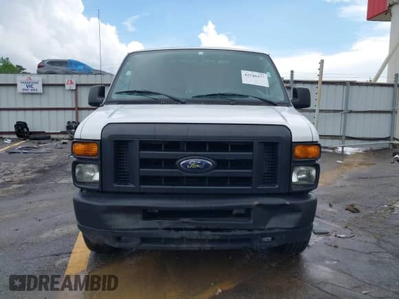 2011 Ford Econoline Cargo Commercial с VIN 1FTNE1EW0BDA33523, выставлен на аукционе IAAI как лот 42540477 с пробегом 184 596 миль миль и . История ставок и продаж доступна на DreamBid. Изображение 12.