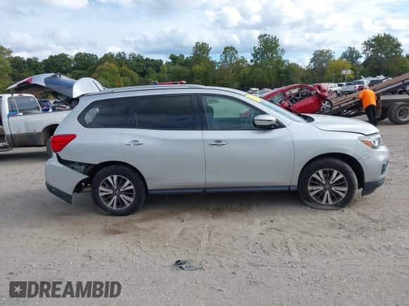 2017 Nissan Pathfinder SV with VIN 5N1DR2MM2HC651491, listed as a IAAI auction lot 43394781 with 168,950 mi miles and . Bid and sale history available at DreamBid. Image 13.