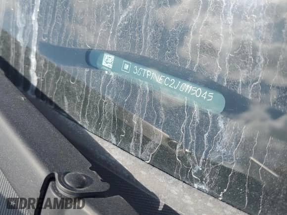 2018 GMC Sierra 1500 SLT z VIN 3GTP1NEC2JG115045, wystawiony jako Copart lot #68701185 z przebiegiem 63 938 mil mil oraz Szkoda całkowita • Salvage title. Historia ofert i sprzedaży dostępna na DreamBid. Obrazek 12.