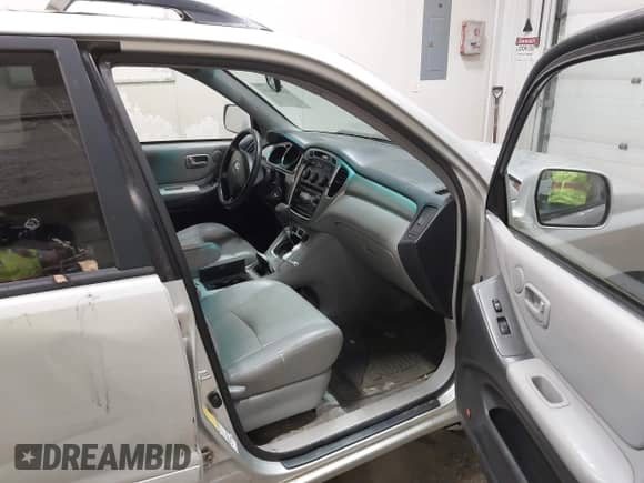 2004 Toyota Highlander with VIN JTEEP21A340022273, listed as a IAAI auction lot 43449616 with 267,867 mi miles and . Bid and sale history available at DreamBid. Image 5.