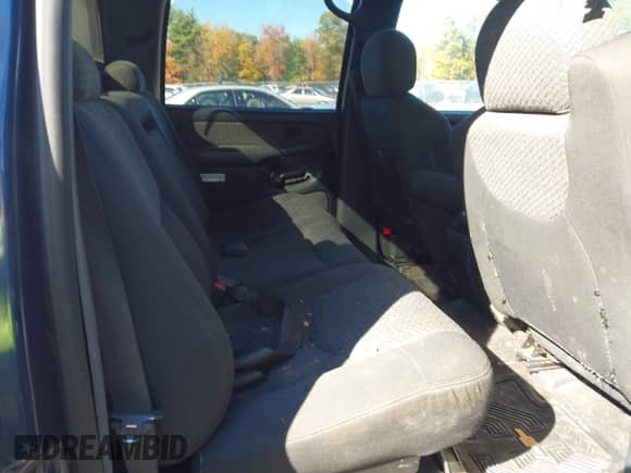 2002 Chevrolet Avalanche z VIN 3GNEK13TX2G265848, wystawiony jako IAAI lot #43499185 z przebiegiem 203 455 mil mil oraz . Historia ofert i sprzedaży dostępna na DreamBid. Obrazek 8.