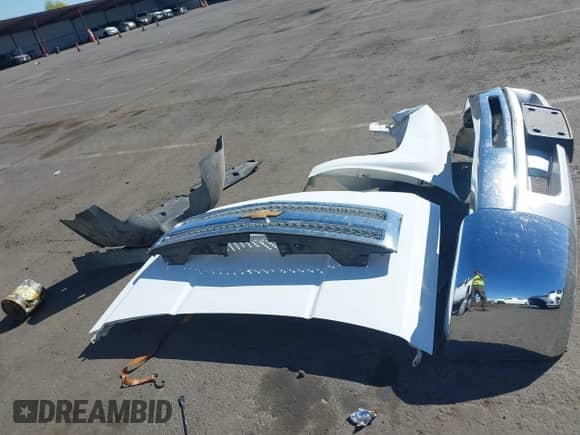 2013 Chevrolet Silverado 1500 LT z VIN 3GCPKSEA4DG107799, wystawiony jako IAAI lot #43397786 z przebiegiem 169 282 mil mil oraz . Historia ofert i sprzedaży dostępna na DreamBid. Obrazek 12.