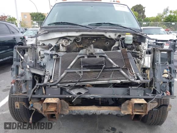 2002 Chevrolet Silverado 2500HD LS с VIN 1GCHC23U02F184540, выставлен на аукционе IAAI как лот 42579987 с пробегом Не указан миль и . История ставок и продаж доступна на DreamBid. Изображение 11.