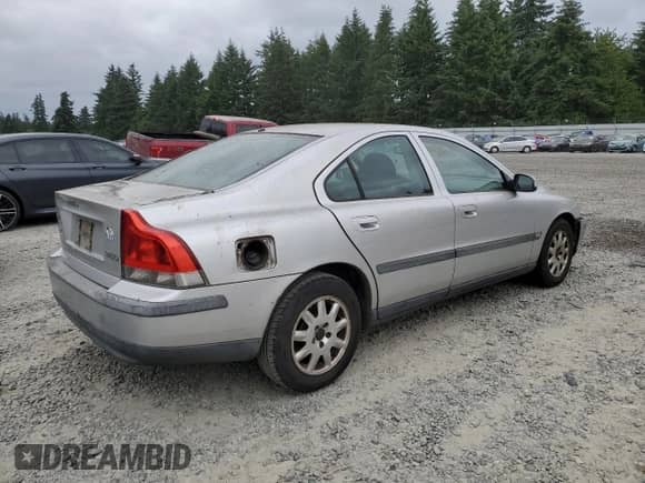 2001 Volvo S60 с VIN YV1RS61N812010029, выставлен на аукционе Copart как лот 60041925 с пробегом 282 657 миль миль и Чистый • Clean title. История ставок и продаж доступна на DreamBid. Изображение 3.