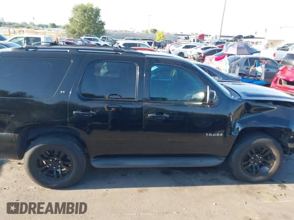 2010 Chevrolet Tahoe LT z VIN 1GNUKBE04AR109971, wystawiony jako IAAI lot #43111959 z przebiegiem 189 408 mil mil oraz . Historia ofert i sprzedaży dostępna na DreamBid. Obrazek 13.