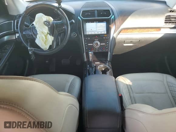 2017 Ford Explorer Platinum с VIN 1FM5K8HT1HGA16008, выставлен на аукционе Copart как лот 80396975 с пробегом 43 812 миль миль и Списание • Salvage title. История ставок и продаж доступна на DreamBid. Изображение 8.