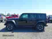 2024 Jeep Wrangler Rubicon z VIN 1C4PJXFG0RW321491, wystawiony jako IAAI lot #42461809 z przebiegiem 10 419 mil mil oraz . Historia ofert i sprzedaży dostępna na DreamBid. Obrazek 14.