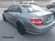 2011 Mercedes-Benz C 300 Sport z VIN WDDGF5EB1BF652152, wystawiony jako IAAI lot #43400016 z przebiegiem 174 658 mil mil oraz . Historia ofert i sprzedaży dostępna na DreamBid. Obrazek 3.