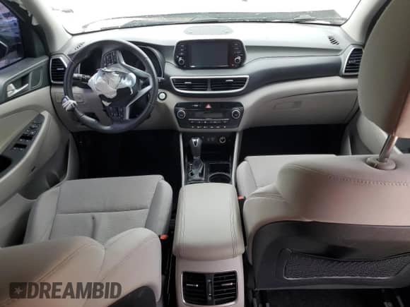 2020 Hyundai Tucson Sport z VIN KM8J3CALXLU102467, wystawiony jako Copart lot #62827405 z przebiegiem Nie podano mil oraz Nie do naprawy • Non repairable. Historia ofert i sprzedaży dostępna na DreamBid. Obrazek 8.