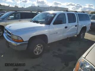 2001 Dodge Dakota with VIN 1B7HG2AX01S229161, listed as a Copart auction lot 44562925 with 151,690 mi miles and Clean title. Bid and sale history available at DreamBid. Image 1.