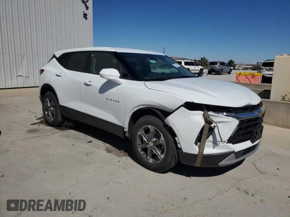 2025 Chevrolet Blazer LT z VIN 3GNKBHR48SS202966, wystawiony jako Copart lot #69056625 z przebiegiem 4 837 mil mil oraz Nie do naprawy • Non repairable. Historia ofert i sprzedaży dostępna na DreamBid. Obrazek 4.