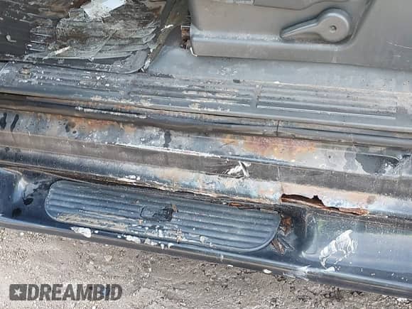 2004 Chevrolet Silverado 2500 LT с VIN 1GCGK23U84F146779, выставлен на аукционе IAAI как лот 41816441 с пробегом 163 631 миль миль и . История ставок и продаж доступна на DreamBid. Изображение 17.