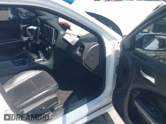 2020 Dodge Charger SXT с VIN 2C3CDXBG8LH119150, выставлен на аукционе IAAI как лот 43305634 с пробегом 93 091 миль миль и . История ставок и продаж доступна на DreamBid. Изображение 5.