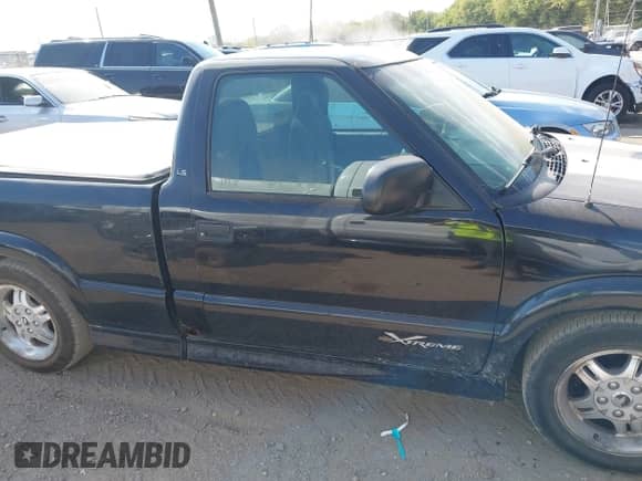2003 Chevrolet S-10 с VIN 1GCCS14X538101142, выставлен на аукционе IAAI как лот 43375599 с пробегом 127 988 миль миль и . История ставок и продаж доступна на DreamBid. Изображение 13.