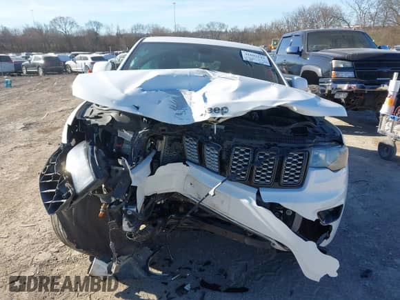 2017 Jeep Grand Cherokee Laredo with VIN 1C4RJEAG4HC952779, listed as a IAAI auction lot 41692543 with 138,062 mi miles and . Bid and sale history available at DreamBid. Image 11.
