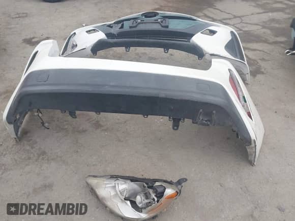 2018 Toyota Prius Plus z VIN JTDKARFP9J3089162, wystawiony jako IAAI lot #42544642 z przebiegiem 50 746 mil mil oraz . Historia ofert i sprzedaży dostępna na DreamBid. Obrazek 12.