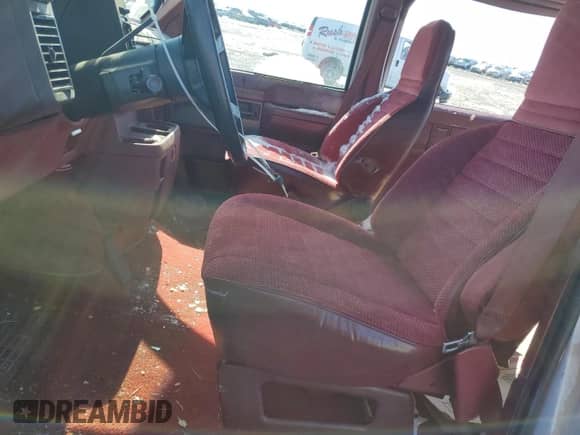 1991 Chevrolet Astro z VIN 1GNDM15Z7MB200636, wystawiony jako Copart lot #44041685 z przebiegiem 113 689 mil mil oraz Szkoda całkowita • Salvage title. Historia ofert i sprzedaży dostępna na DreamBid. Obrazek 7.