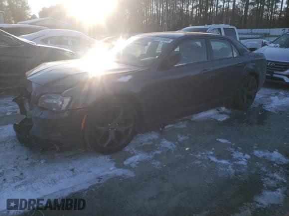 2020 Chrysler 300 Touring L с VIN 2C3CCAAG8LH168673, выставлен на аукционе Copart как лот 87555645 с пробегом 28 019 миль миль и Списание • Salvage title. История ставок и продаж доступна на DreamBid. Изображение 1.