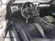 2022 Ford Mustang EcoBoost Premium с VIN 1FATP8UH8N5101942, выставлен на аукционе Copart как лот 86191065 с пробегом 57 368 миль миль и Списание • Salvage title. История ставок и продаж доступна на DreamBid. Изображение 8.