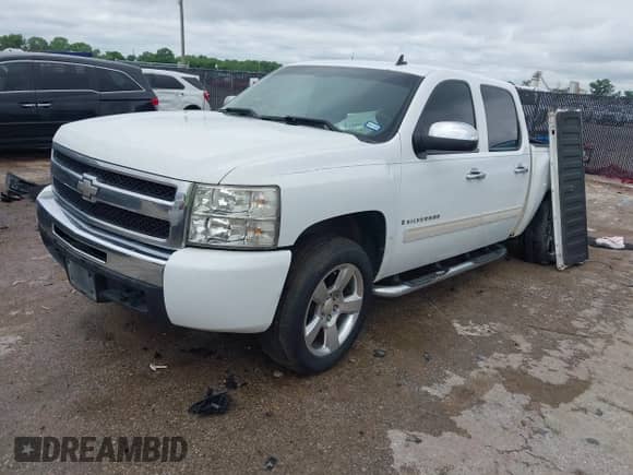 2009 Chevrolet Silverado 1500 LT with VIN 3GCEC23C09G103345, listed as a IAAI auction lot 42200972 with 335,301 mi miles and . Bid and sale history available at DreamBid. Image 2.