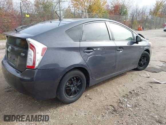 2014 Toyota Prius Three z VIN JTDKN3DU3E0357589, wystawiony jako IAAI lot #43516808 z przebiegiem Nie podano mil oraz . Historia ofert i sprzedaży dostępna na DreamBid. Obrazek 4.