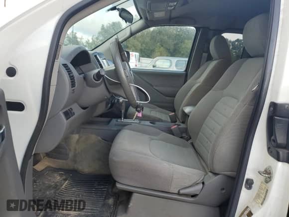 2018 Nissan Frontier SV z VIN 1N6BD0CT7JN716737, wystawiony jako Copart lot #82742065 z przebiegiem 47 025 mil mil oraz Czysty tytuł • Clean title. Historia ofert i sprzedaży dostępna na DreamBid. Obrazek 6.