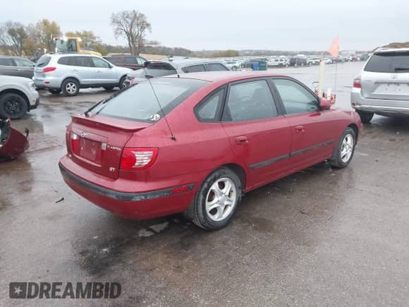 2004 Hyundai Elantra GT z VIN KMHDN56D34U112845, wystawiony jako IAAI lot #43496626 z przebiegiem 47 524 mil mil oraz . Historia ofert i sprzedaży dostępna na DreamBid. Obrazek 4.