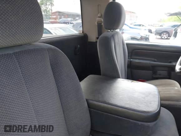 2002 Dodge 1500 z VIN 1D7HA16N72J254509, wystawiony jako IAAI lot #42116465 z przebiegiem 297 570 mil mil oraz . Historia ofert i sprzedaży dostępna na DreamBid. Obrazek 8.