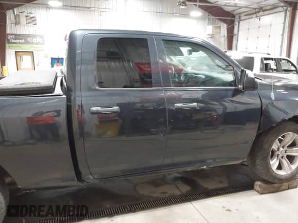 2013 Ram 1500 Express z VIN 1C6RR7FT7DS590349, wystawiony jako IAAI lot #42972608 z przebiegiem 210 576 mil mil oraz . Historia ofert i sprzedaży dostępna na DreamBid. Obrazek 13.