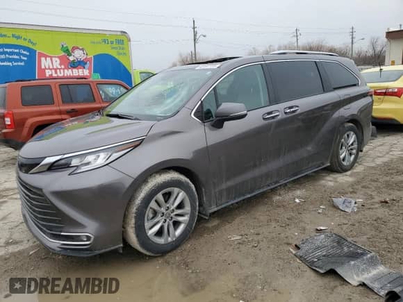 2023 Toyota Sienna Limited с VIN 5TDZSKFCXPS095334, выставлен на аукционе Copart как лот 48197735 с пробегом 25 656 миль миль и Списание • Salvage title. История ставок и продаж доступна на DreamBid. Изображение 1.