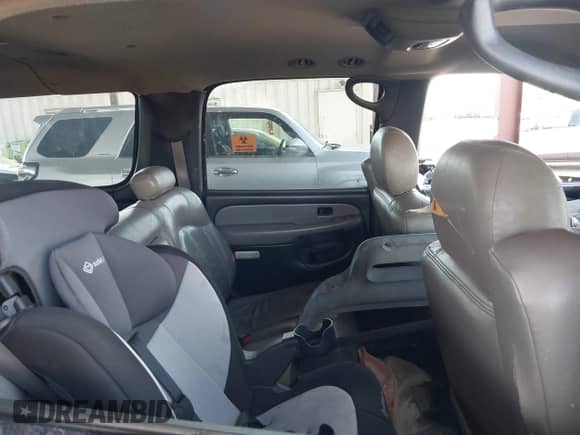 2002 Chevrolet Suburban LT with VIN 3GNFK16T32G203482, listed as a IAAI auction lot 43150404 with 258,149 mi miles and . Bid and sale history available at DreamBid. Image 8.