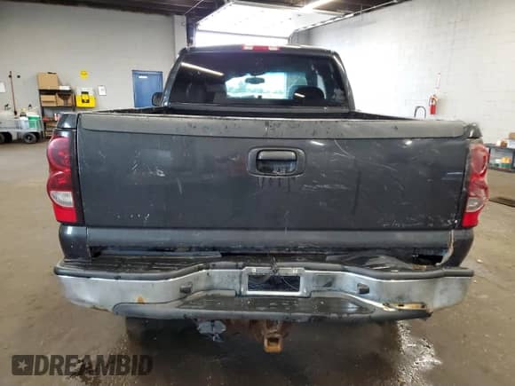 2004 Chevrolet Silverado 2500HD LS with VIN 1GCHK29U54E356385, listed as a Copart auction lot 66634165 with 175,386 mi miles and Salvage title. Bid and sale history available at DreamBid. Image 6.