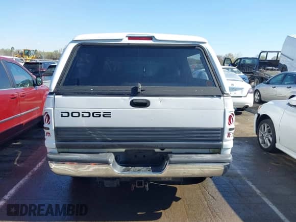 1999 Dodge 2500 with VIN 1B7KC236XXJ533327, listed as a IAAI auction lot 41885482 with 178,937 mi miles and . Bid and sale history available at DreamBid. Image 16.