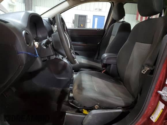 2014 Jeep Compass Sport с VIN 1C4NJDBB0ED784379, выставлен на аукционе Copart как лот 86301525 с пробегом 126 860 миль миль и Списание • Salvage title. История ставок и продаж доступна на DreamBid. Изображение 7.