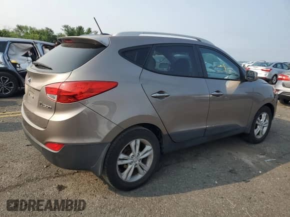 2011 Hyundai Tucson GLS с VIN KM8JU3AC6BU196861, выставлен на аукционе Copart как лот 68093865 с пробегом 165 159 миль миль и Списание • Salvage title. История ставок и продаж доступна на DreamBid. Изображение 3.