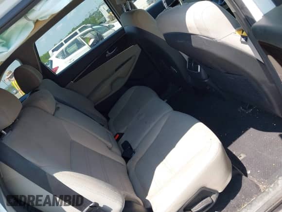 2018 Kia Sorento LX with VIN 5XYPG4A35JG388168, listed as a IAAI auction lot 42686861 with 110,262 mi miles and . Bid and sale history available at DreamBid. Image 8.