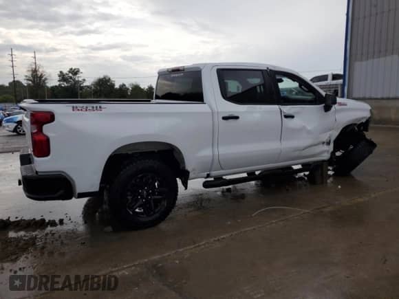 2024 Chevrolet Silverado 1500 Custom Trail Boss с VIN 3GCUDCE81RG321446, выставлен на аукционе Copart как лот 72214744 с пробегом 3 581 миль миль и Списание • Salvage title. История ставок и продаж доступна на DreamBid. Изображение 3.