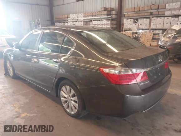 2013 Honda Accord EX-L z VIN 1HGCR2F81DA200561, wystawiony jako IAAI lot #42653619 z przebiegiem Nie podano mil oraz . Historia ofert i sprzedaży dostępna na DreamBid. Obrazek 3.