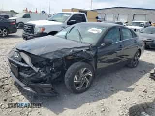 2024 Hyundai Elantra SEL z VIN KMHLS4DG3RU753822, wystawiony jako Copart lot #70543655 z przebiegiem 10 533 mil mil oraz Szkoda całkowita • Salvage title. Historia ofert i sprzedaży dostępna na DreamBid. Obrazek 1.