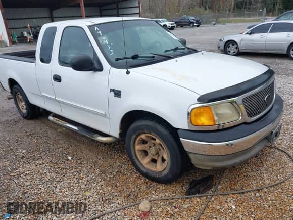 2004 Ford F-150 XL with VIN 2FTRX17W44CA46433, listed as a IAAI auction lot 41578070 with 285,999 mi miles and . Bid and sale history available at DreamBid. Image 1.