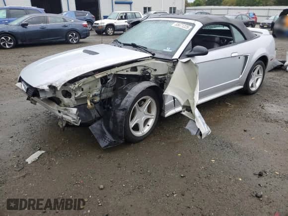2000 Ford Mustang GT z VIN 1FAFP45XXYF256180, wystawiony jako Copart lot #85671225 z przebiegiem Nie podano mil oraz Szkoda całkowita • Salvage title. Historia ofert i sprzedaży dostępna na DreamBid. Obrazek 1.
