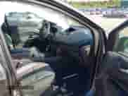 2017 Ford Escape SE z VIN 1FMCU9G92HUB72735, wystawiony jako IAAI lot #43287650 z przebiegiem 108 827 mil mil oraz . Historia ofert i sprzedaży dostępna na DreamBid. Obrazek 5.