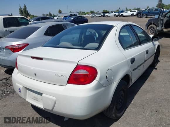 2004 Dodge Neon SE с VIN 1B3ES26C74D606389, выставлен на аукционе IAAI как лот 42201965 с пробегом 175 540 миль миль и . История ставок и продаж доступна на DreamBid. Изображение 16.