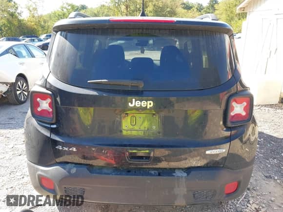 2018 Jeep Renegade Latitude with VIN ZACCJBBB8JPH63173, listed as a IAAI auction lot 43184840 with 172,405 mi miles and . Bid and sale history available at DreamBid. Image 16.
